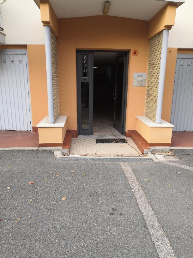 House Henry Lägenhet Vado Ligure Exteriör bild