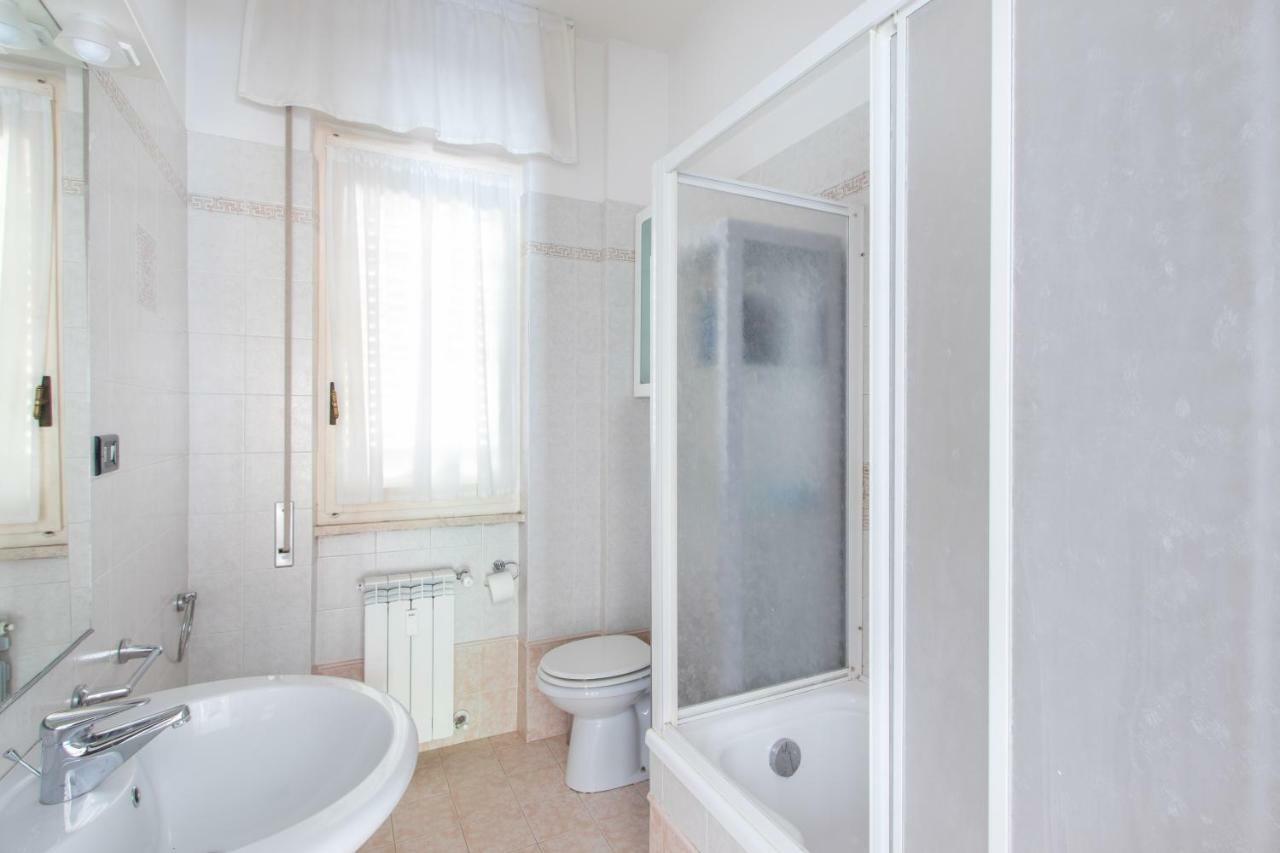 House Henry Lägenhet Vado Ligure Exteriör bild
