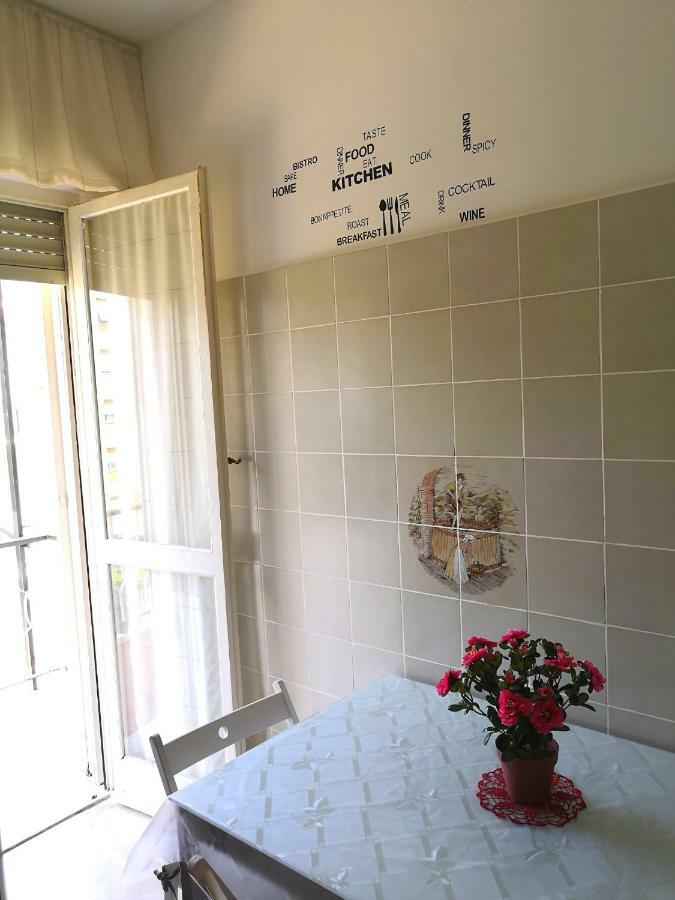 House Henry Lägenhet Vado Ligure Exteriör bild